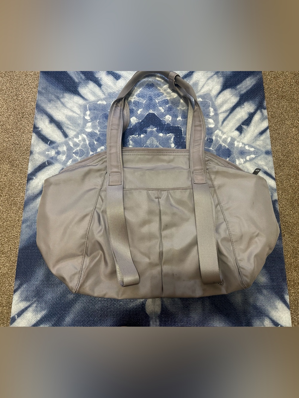 lululemon All Day Duffel *Heatproof Pocket 31L - Picture 6 of 9